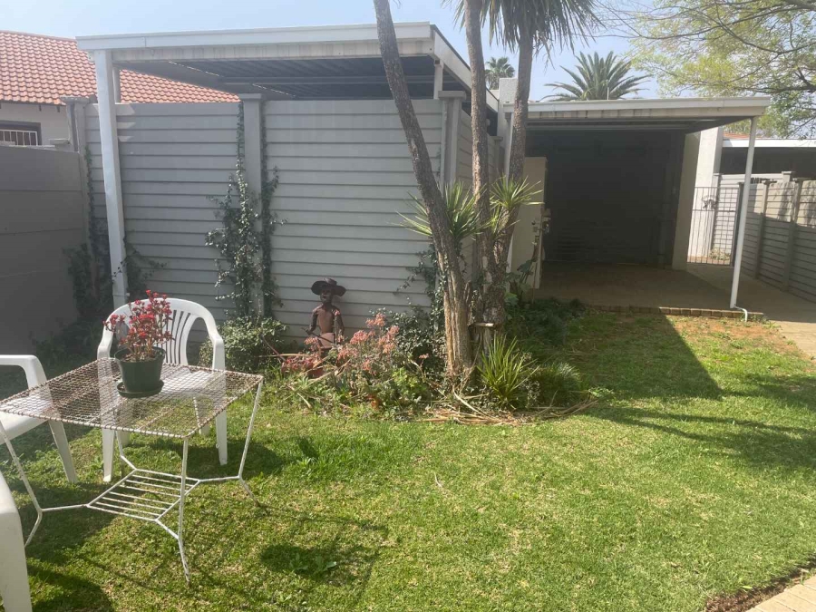 2 Bedroom Property for Sale in Langenhovenpark Free State